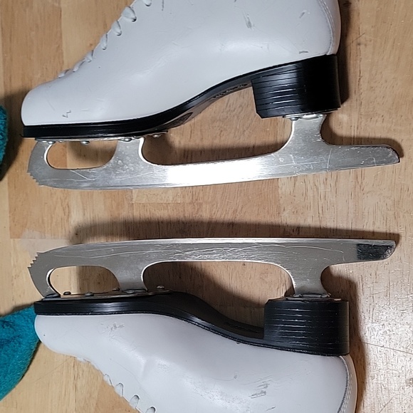 Vintage Jackson Ice Skates - Picture 6 of 12
